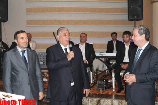 Emil Bədəlov ilin toyunu çaldırdı (FOTO)